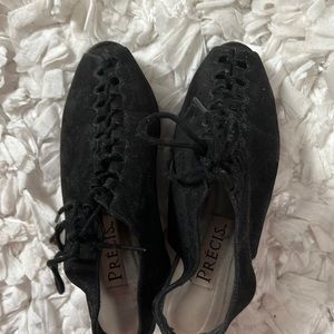 Precis Retro Lace Wedges